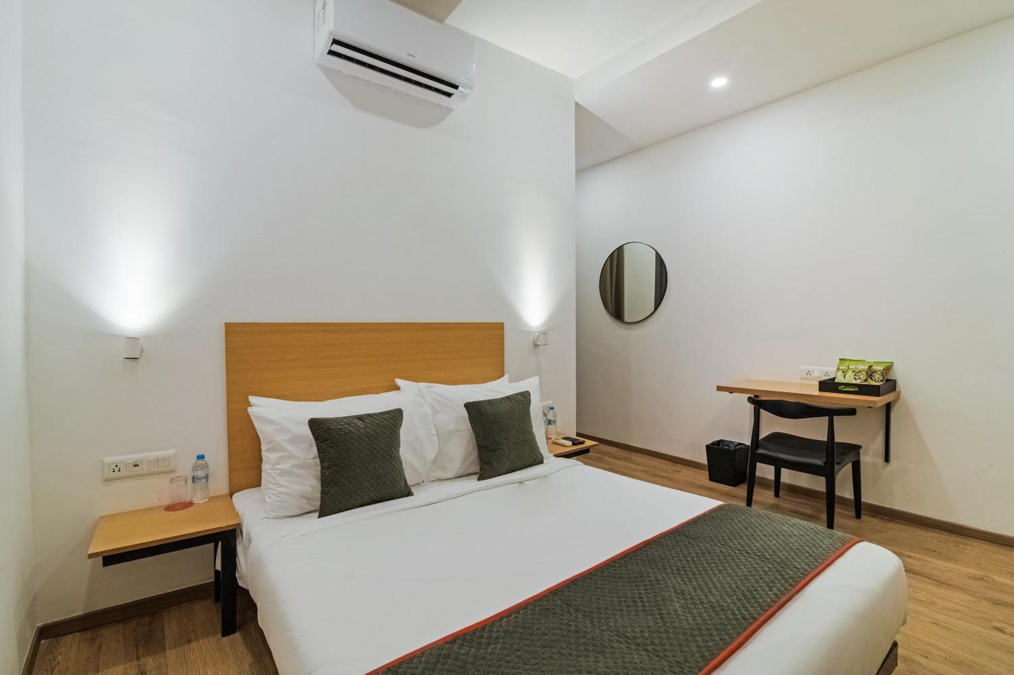 Super Townhouse Xotel Chennai Esterno foto