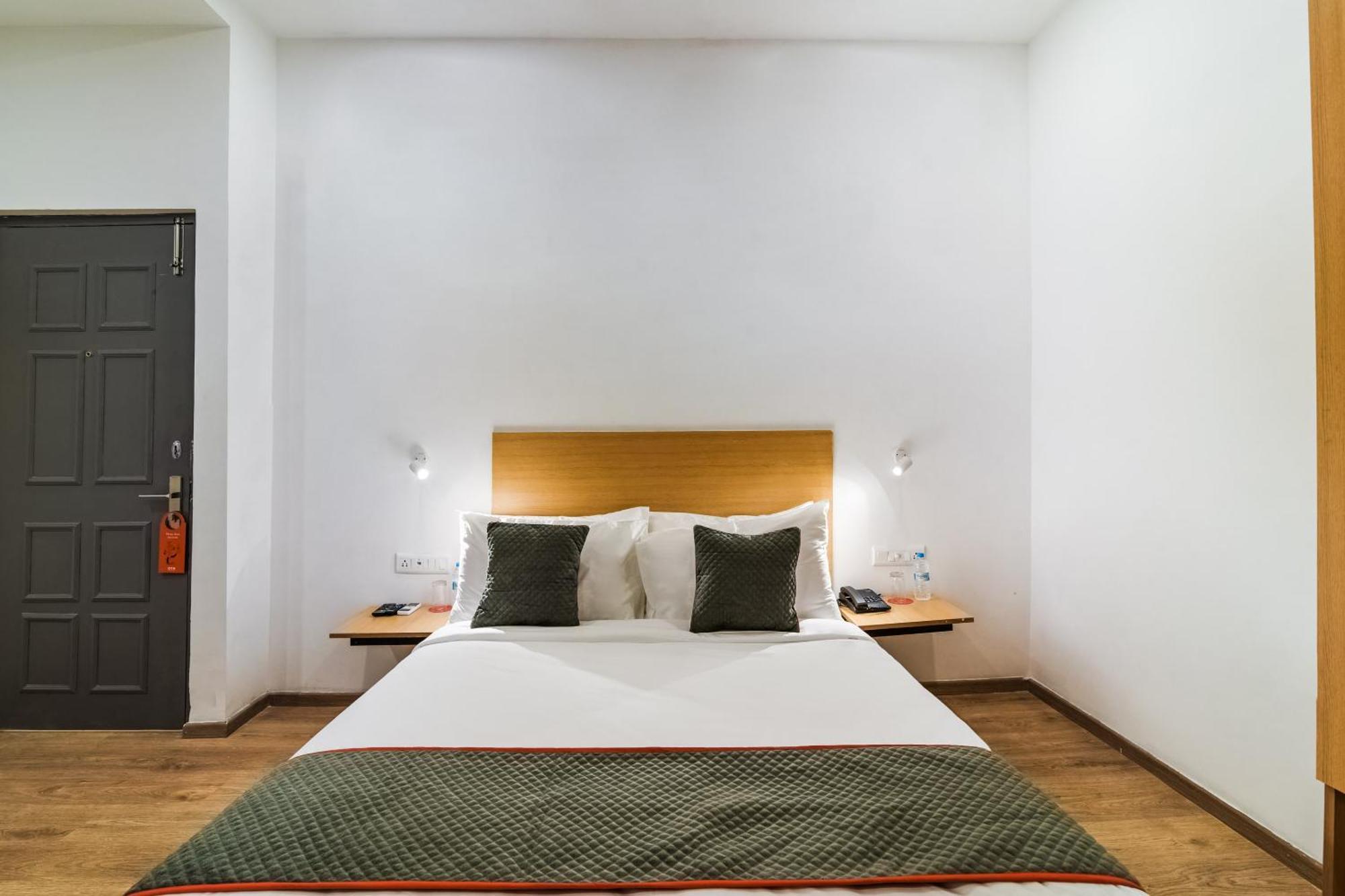 Super Townhouse Xotel Chennai Esterno foto