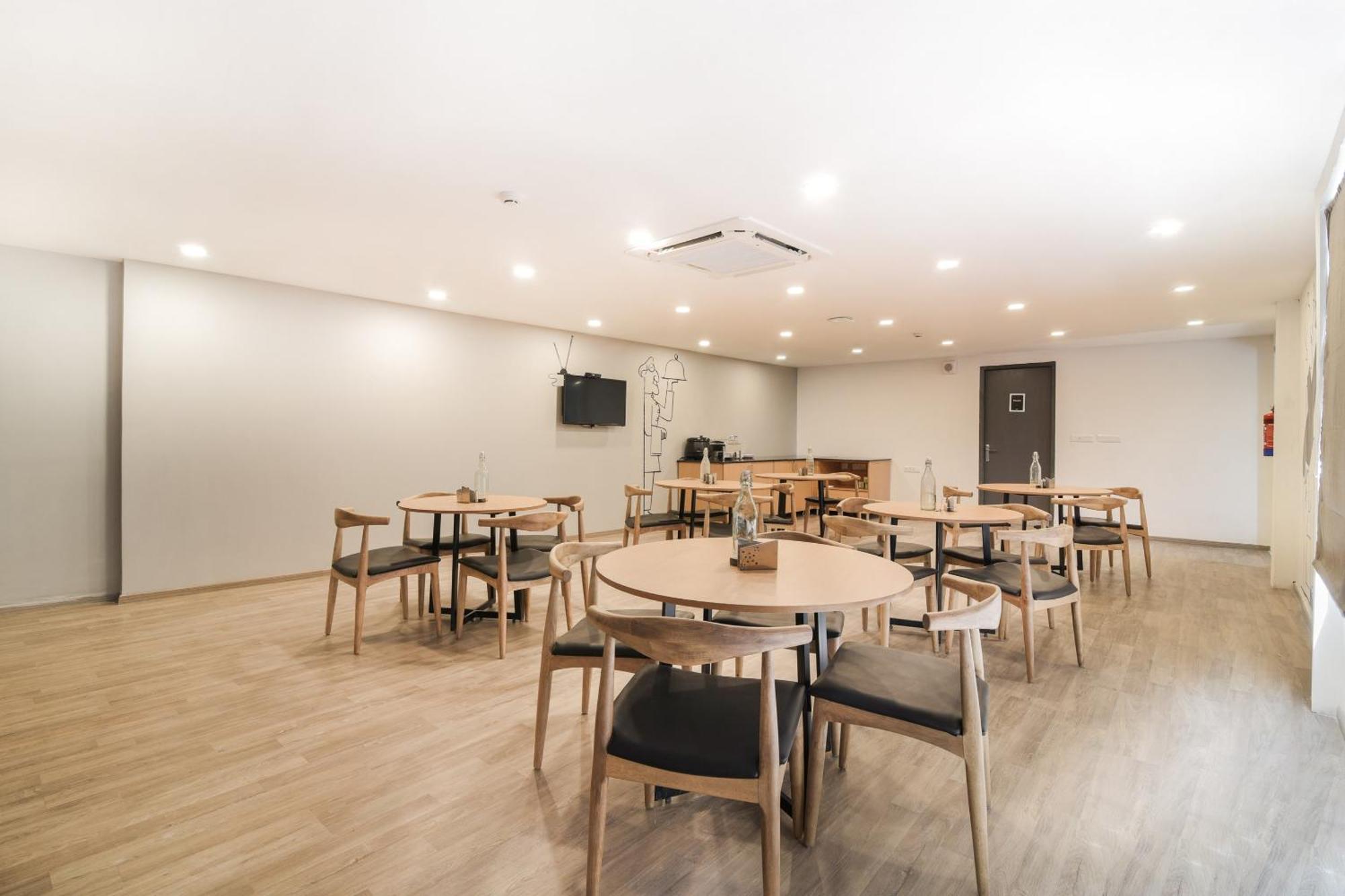 Super Townhouse Xotel Chennai Esterno foto