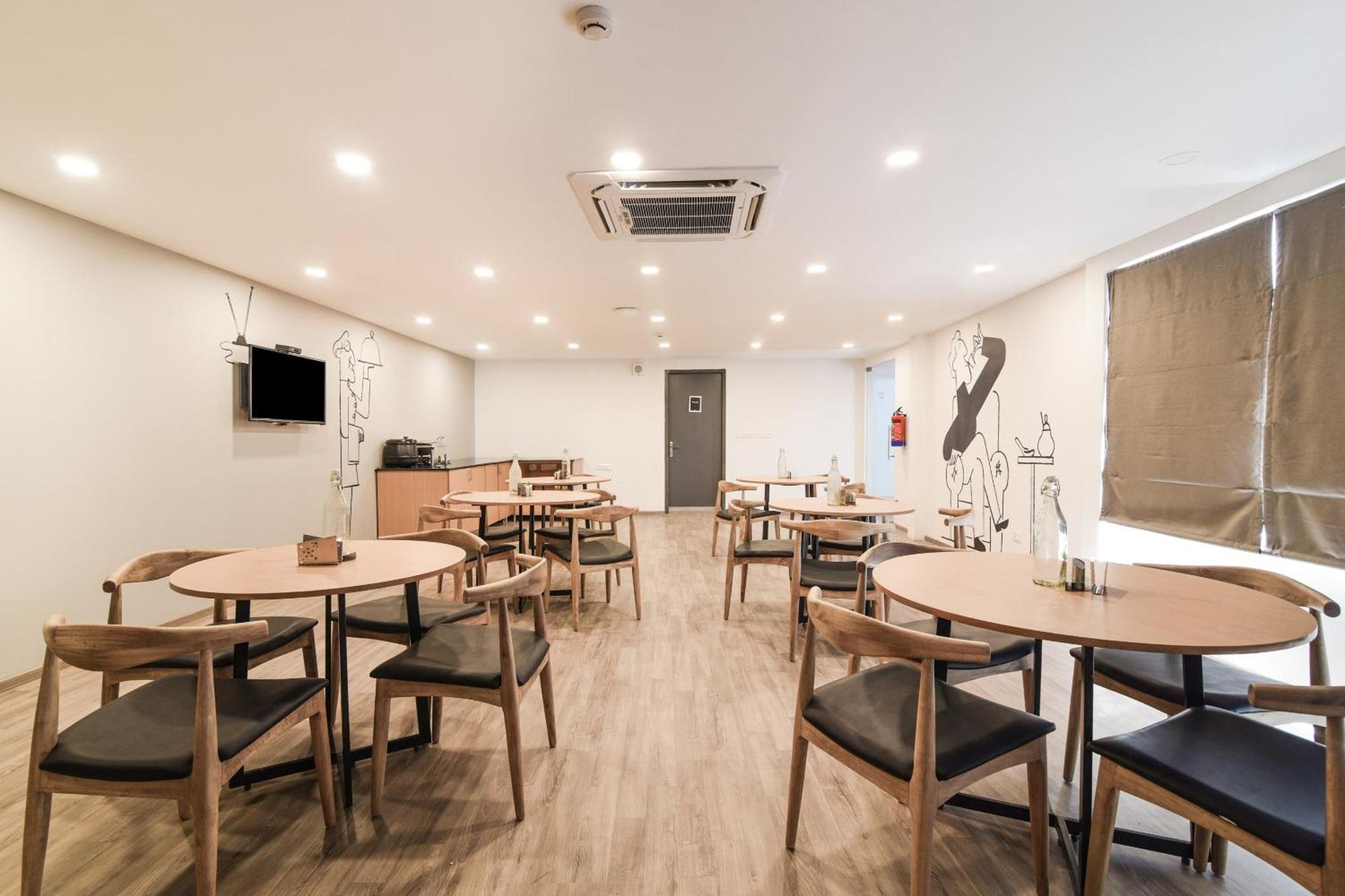 Super Townhouse Xotel Chennai Esterno foto