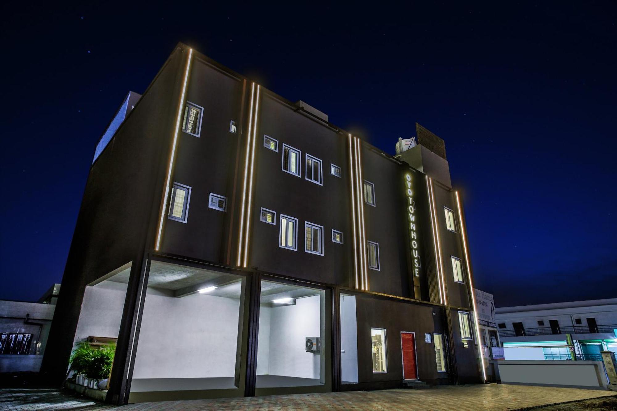Super Townhouse Xotel Chennai Esterno foto