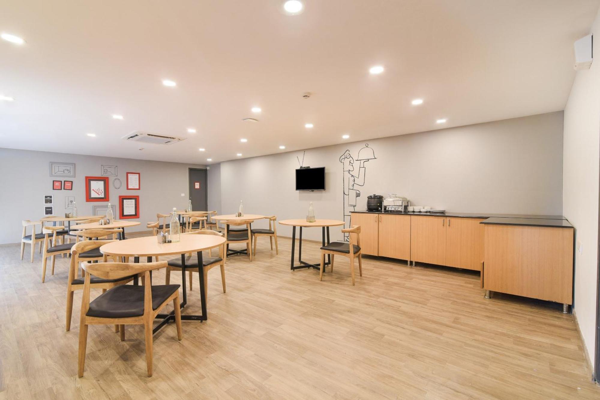 Super Townhouse Xotel Chennai Esterno foto