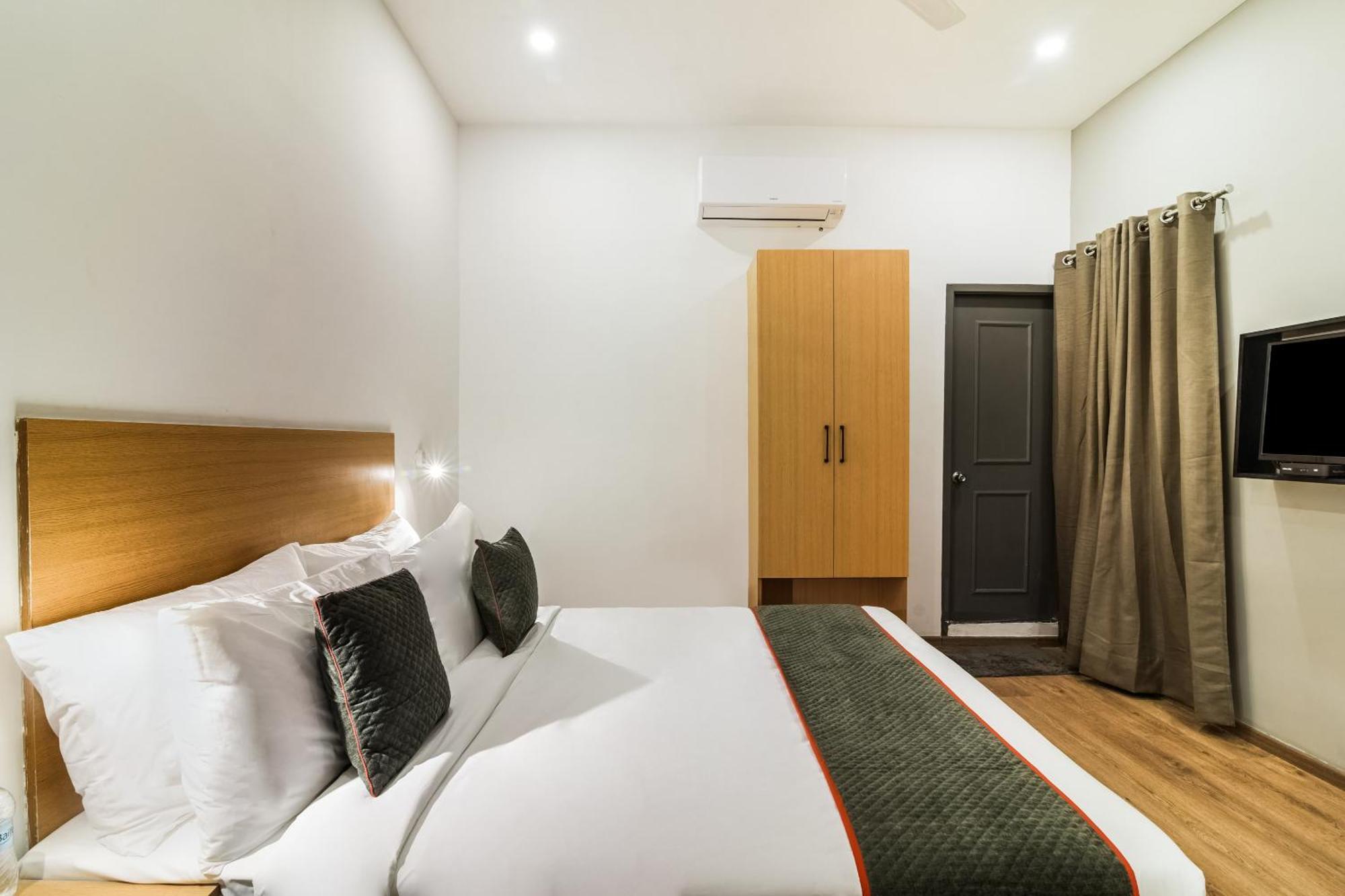 Super Townhouse Xotel Chennai Esterno foto