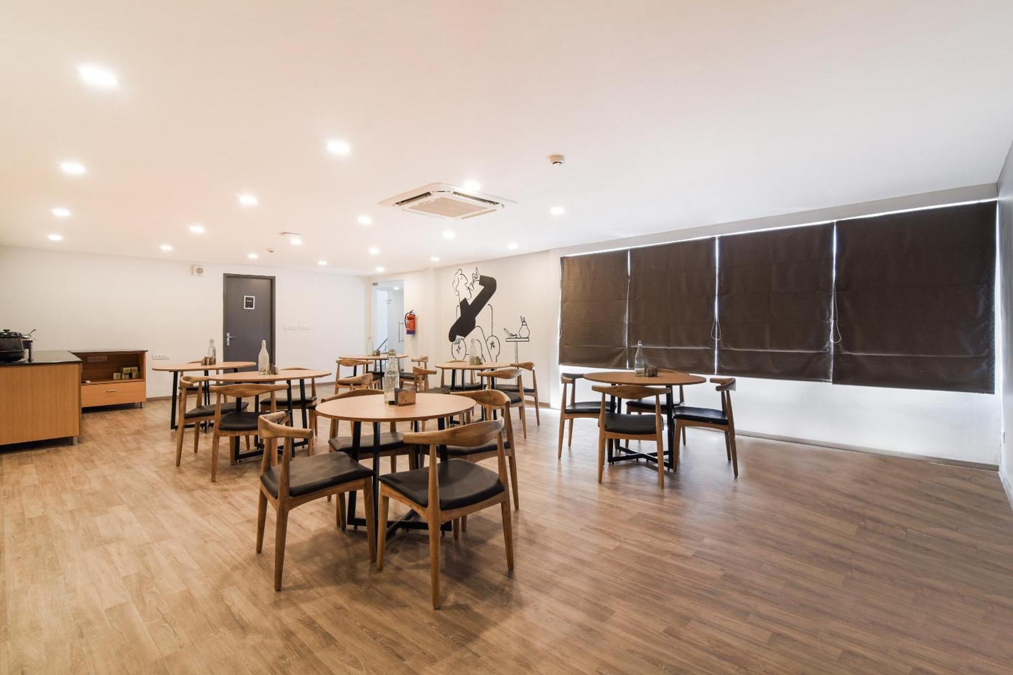 Super Townhouse Xotel Chennai Esterno foto