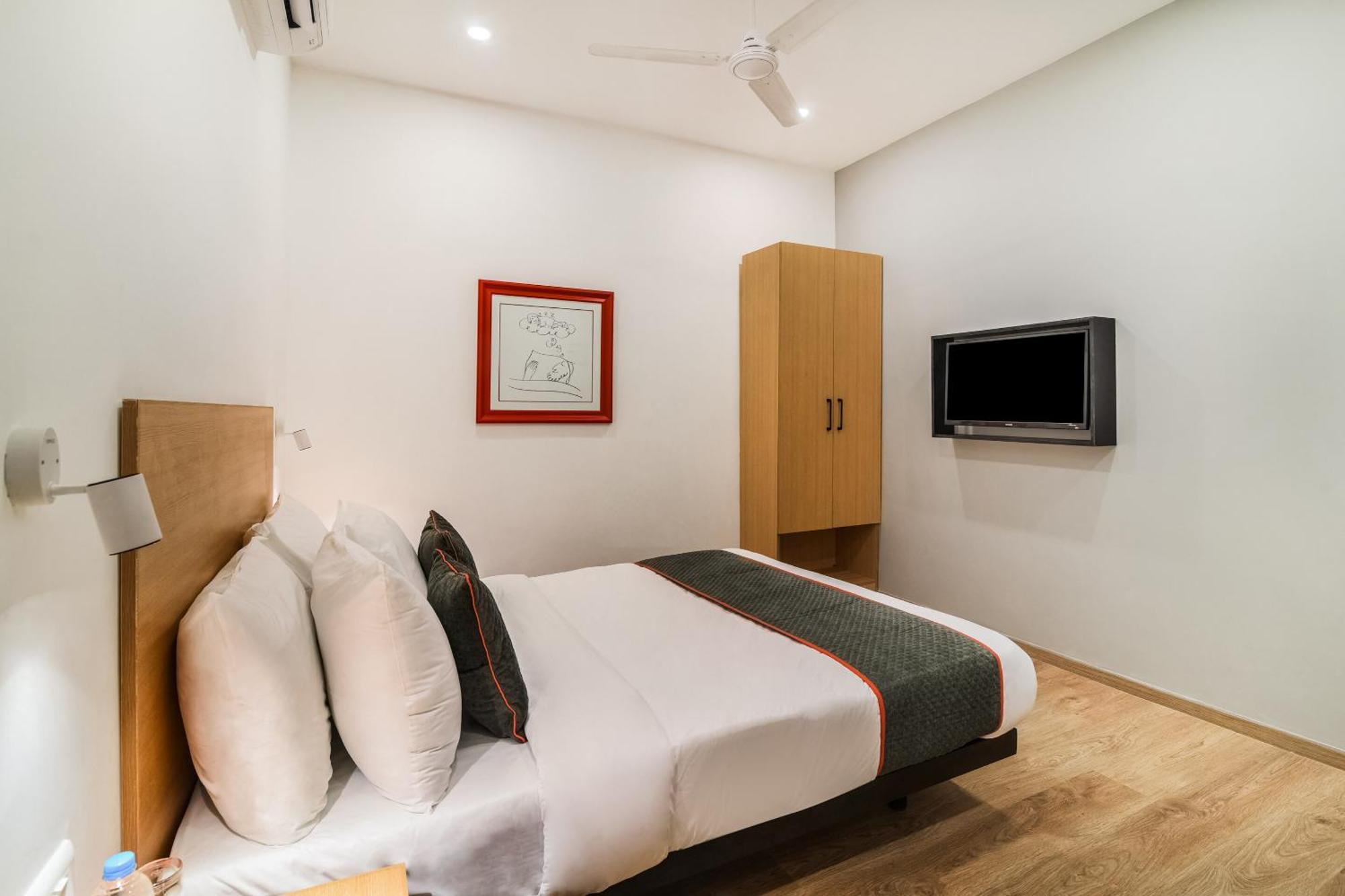 Super Townhouse Xotel Chennai Esterno foto