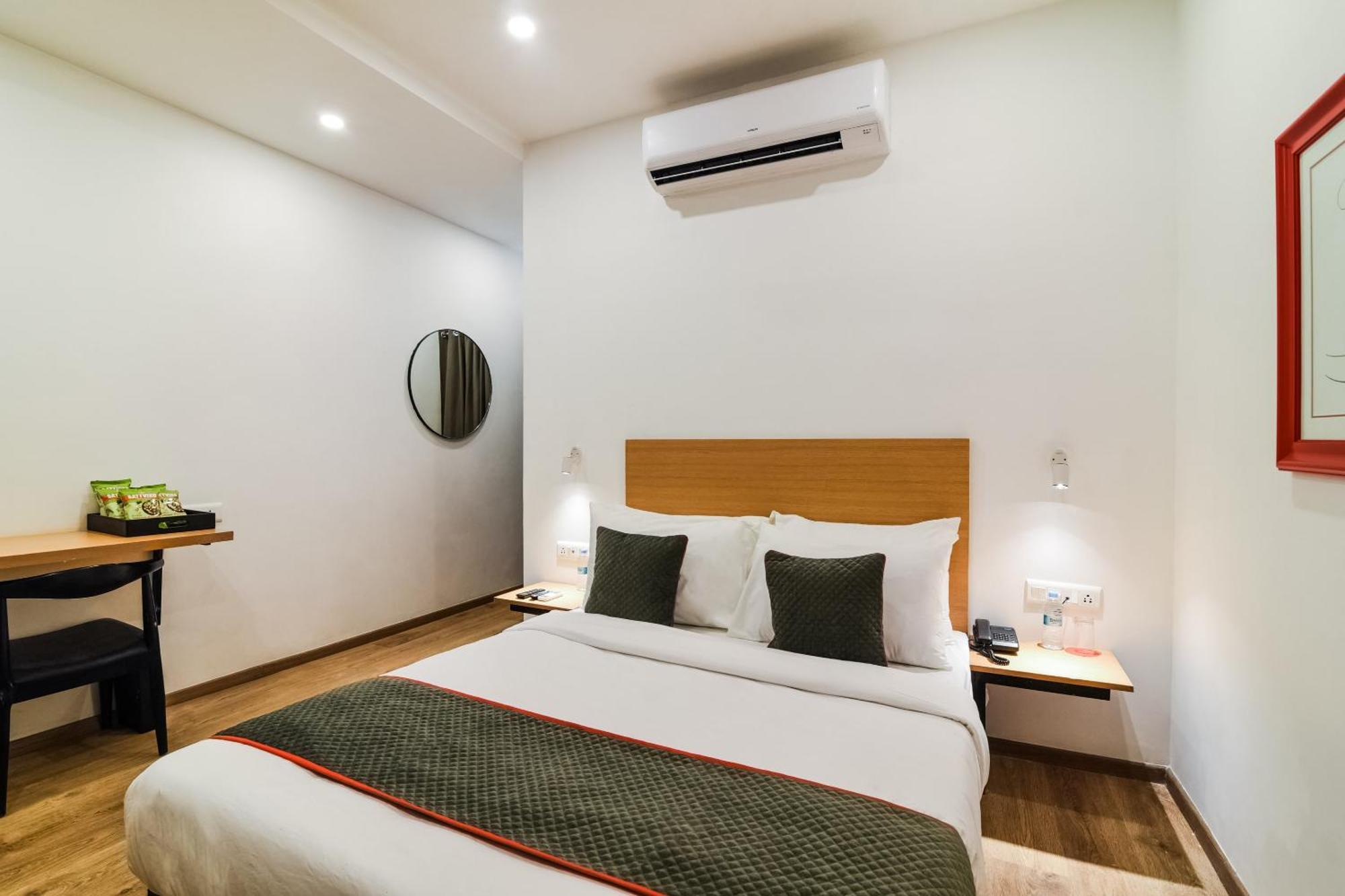 Super Townhouse Xotel Chennai Esterno foto